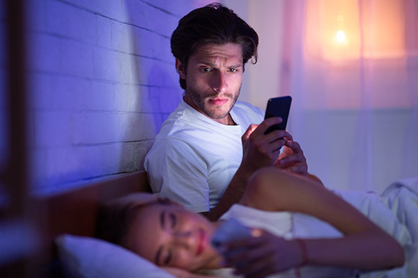 How to Hack Your Girlfriend’s Phone and Get Her Text Messages? 